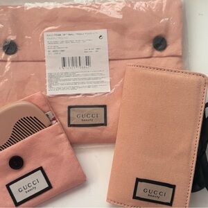 GUCCI Beauty Travel Gift Set Lot – Pouch, Comb, Brush, Pink
